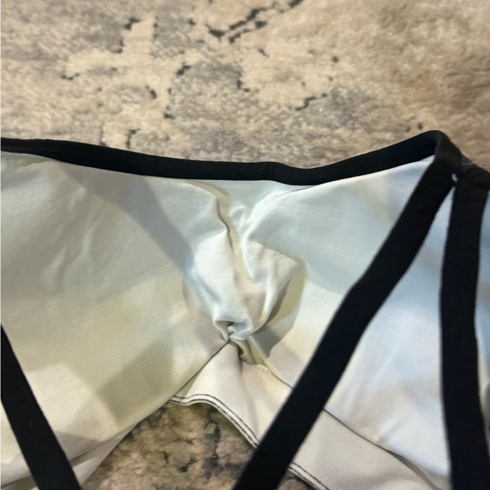 Sports bra - Picture 3 of 5